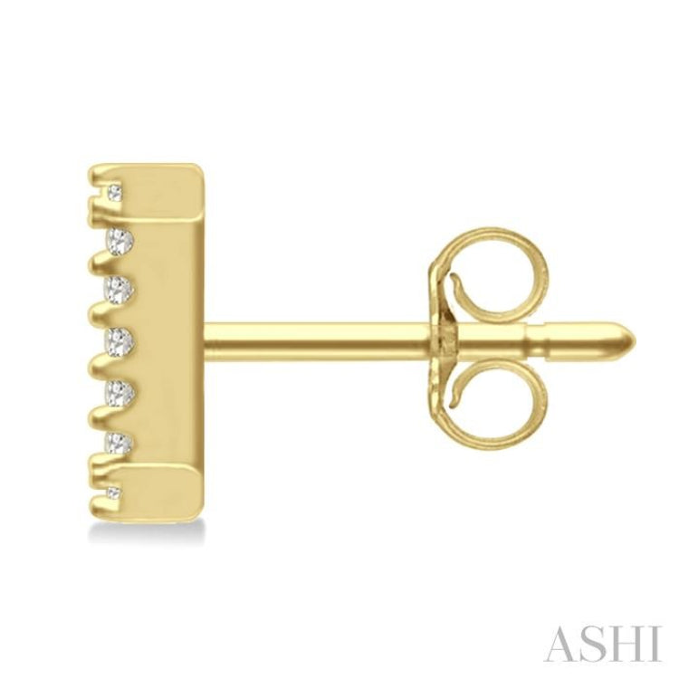 1/10 Ctw Initial 'I' Round Cut Diamond Earrings in 10K Yellow Gold