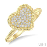 1/5 Ctw Round Cut Diamond Rope Border Heart Motif Fashion Ring in 10K Yellow Gold