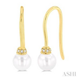 Pearl Earring