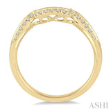 1/6 ctw Round Cut Diamond Wedding Band in 14K Yellow Gold
